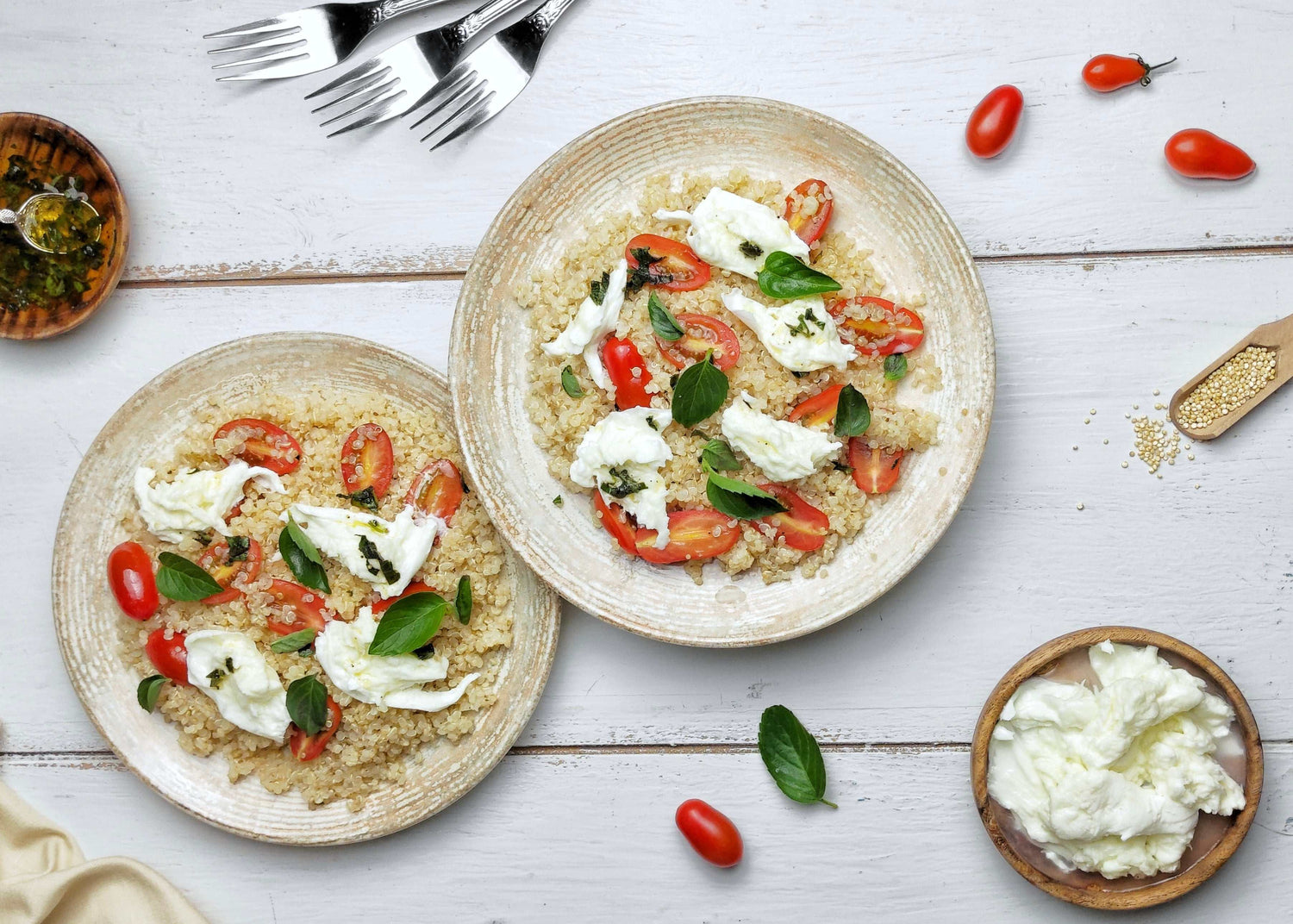 سلطة كينوا مع جبن باڤالو - Eat Good