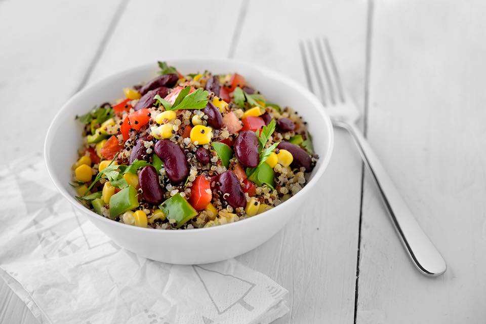 سلطة كينوا نباتى - Eat Good